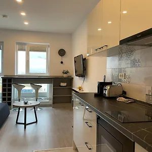 Beautiful Penthouse Lakeview W18 Bucureşti